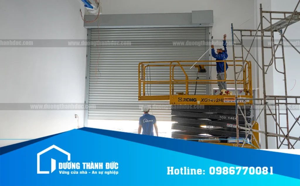 Hình Ảnh Thực Tế Lắp Đặt Cửa Cuốn Thép Công Nghiệp